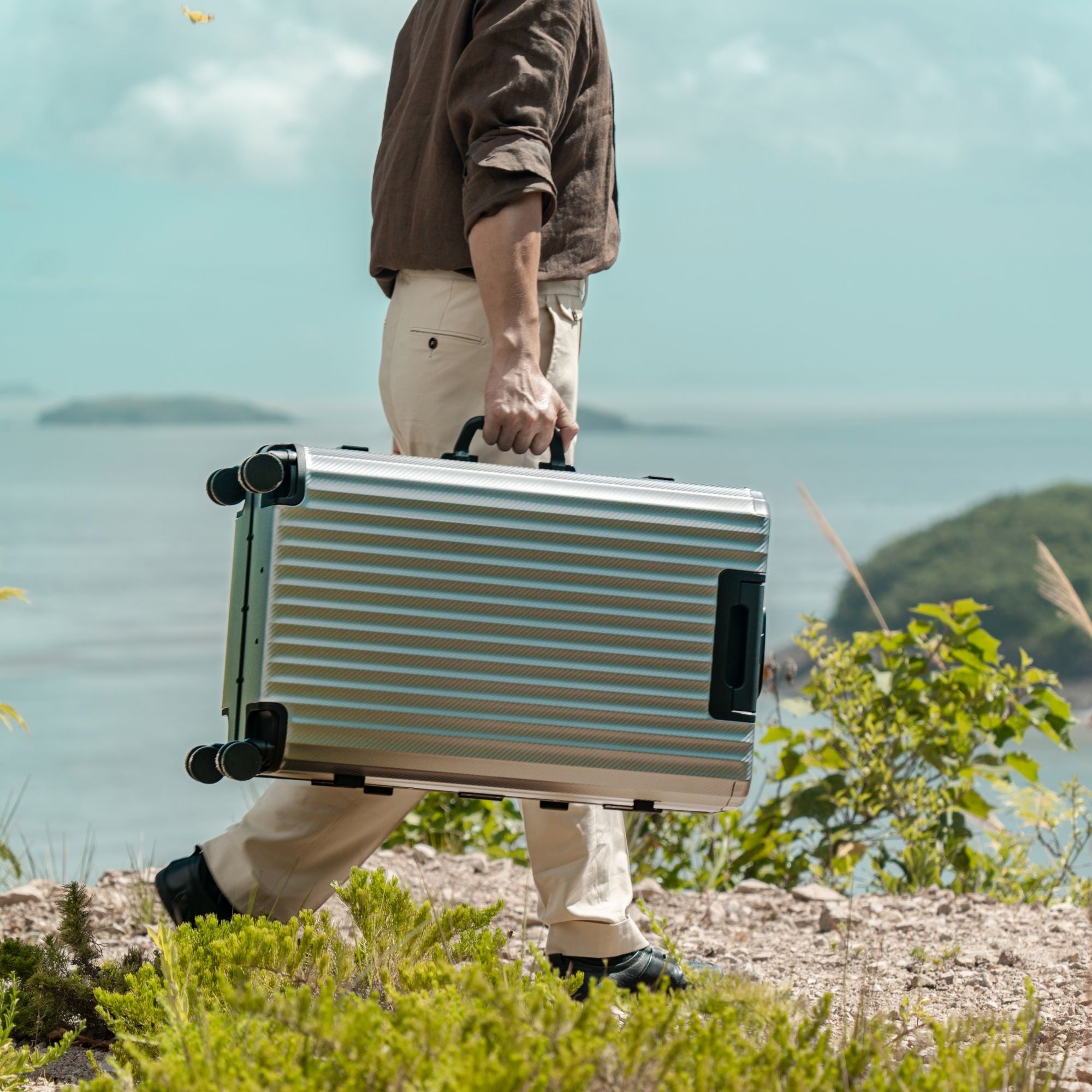 SPACE Aluminum Suitcase Gunmetal Trendportss