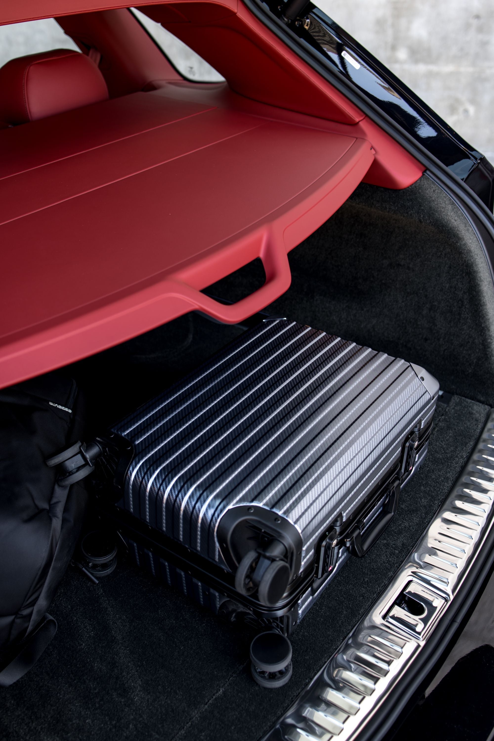 TREK Aluminum Suitcase Gunmetal Trendportss