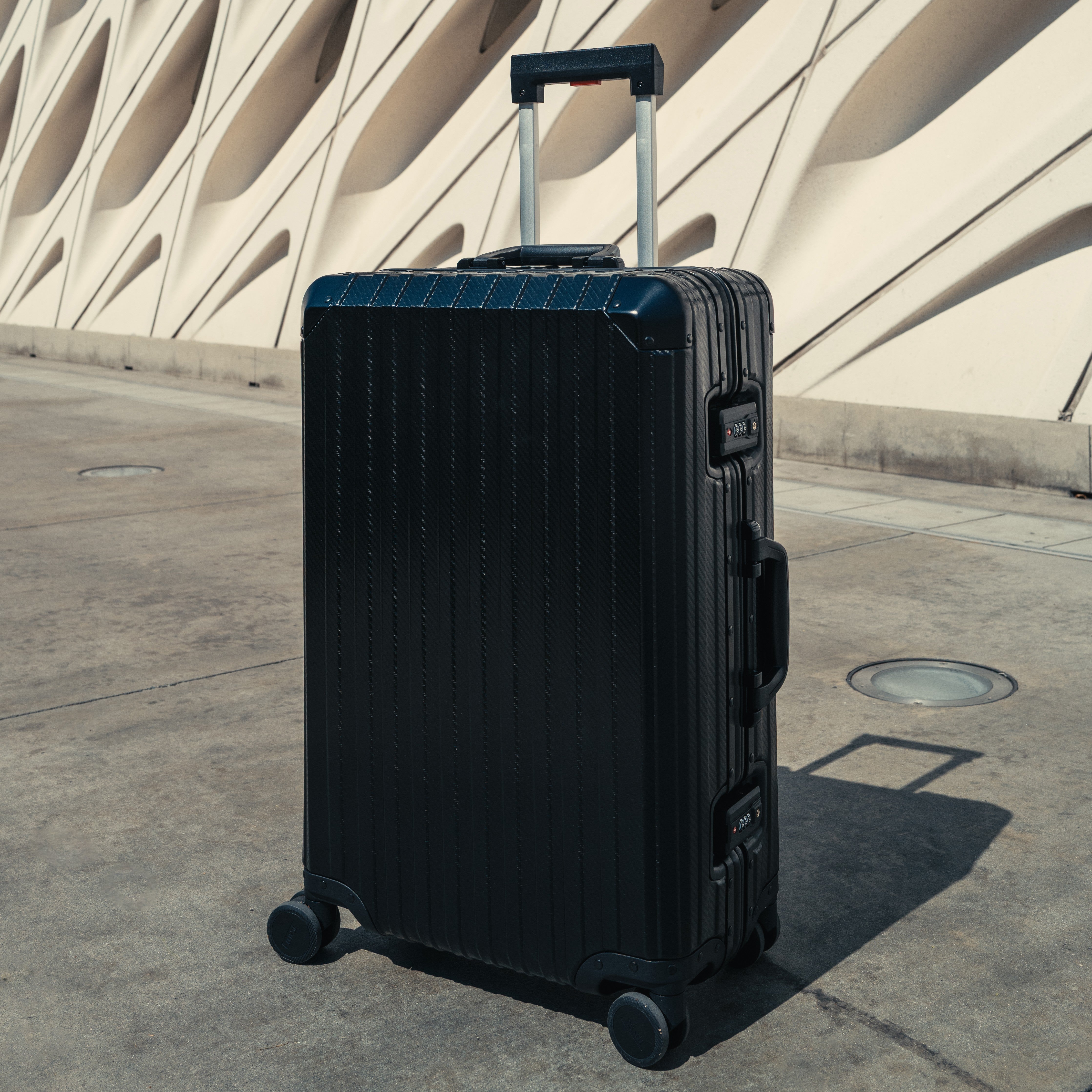 TREVA Aluminum Suitcase Black