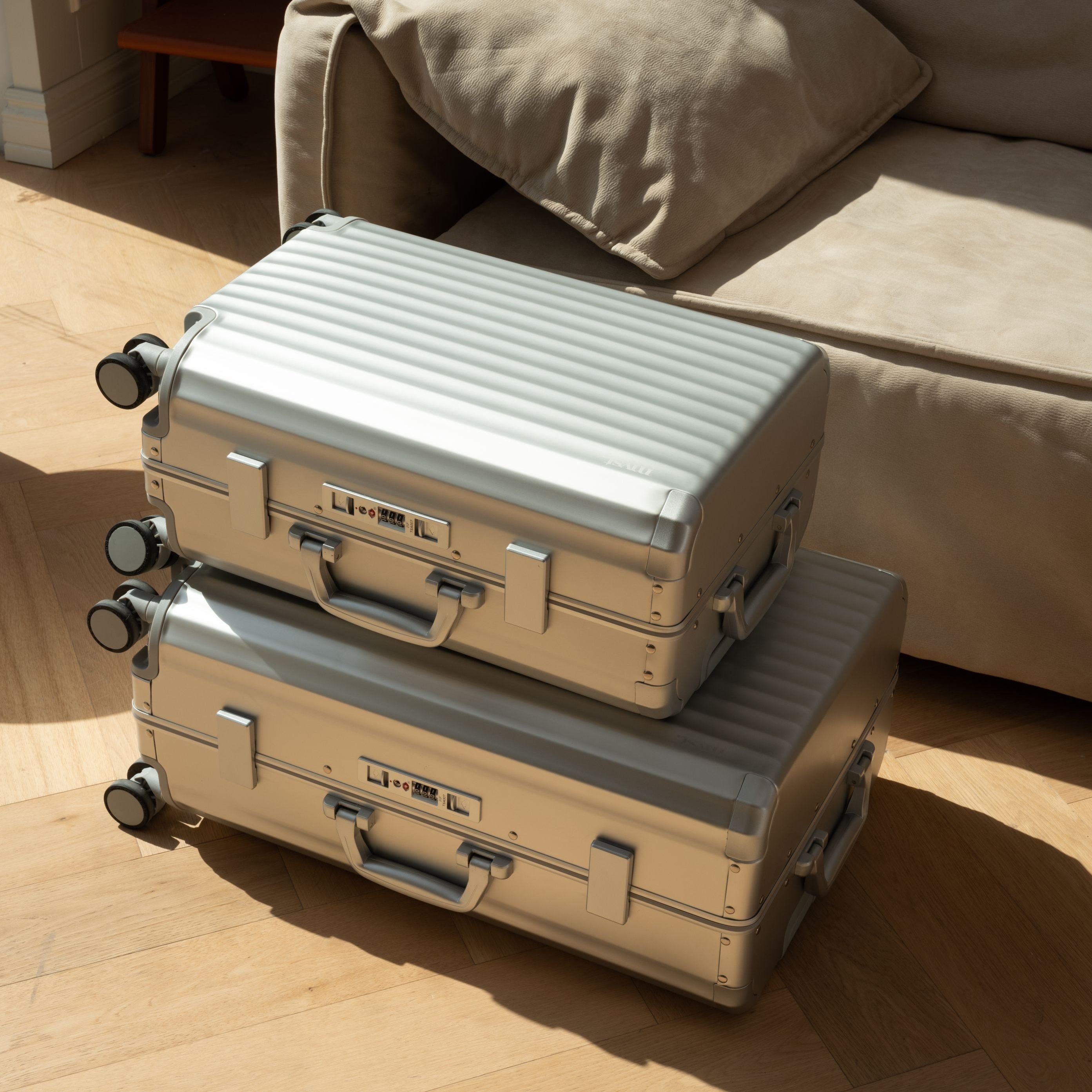 SPACE Aluminum Suitcase Silver Trendportss
